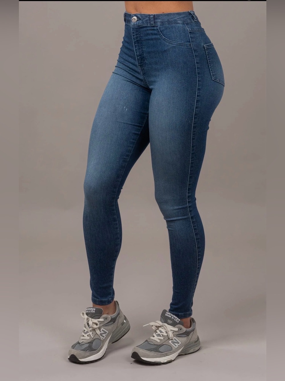 FITJEANS Women's Mid-Rise Contour Jeans